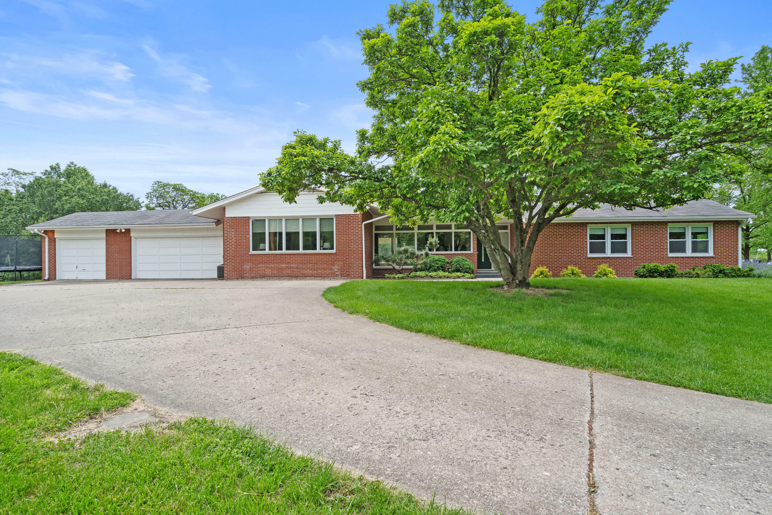 Property Photo: 702 Russell Blvd MO 65203