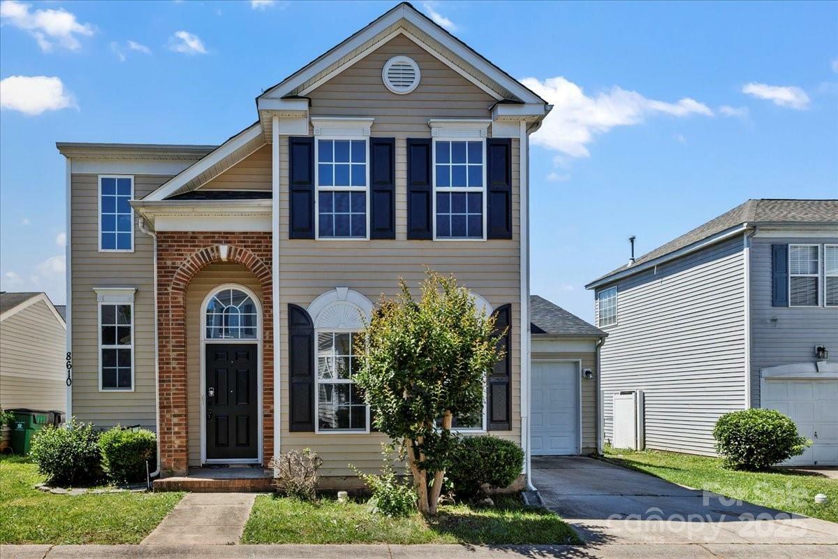 8610 Sawleaf Court  Charlotte NC 28215 photo