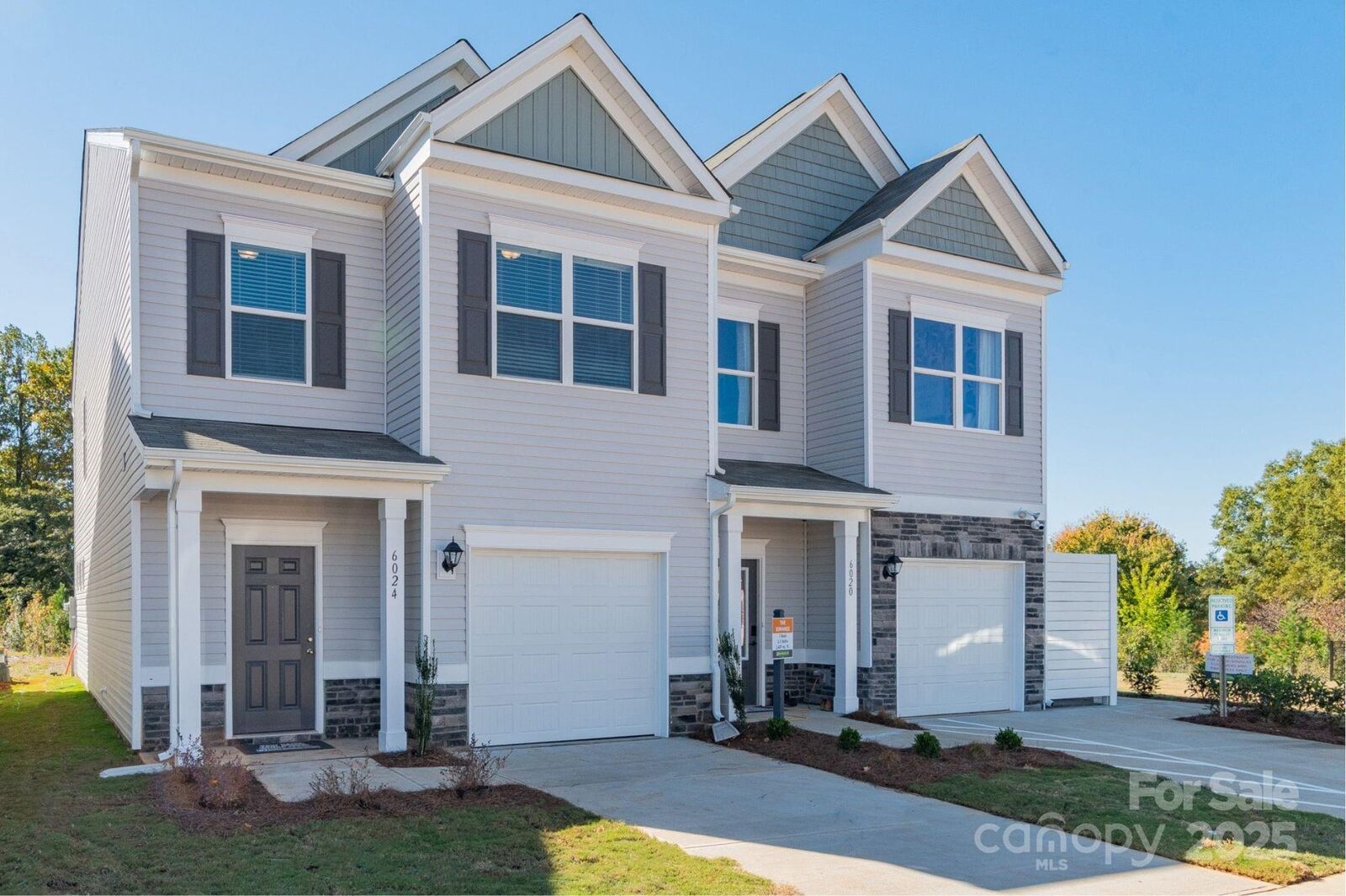Property Photo: 6005 Jasmine Branch Road NC 28216