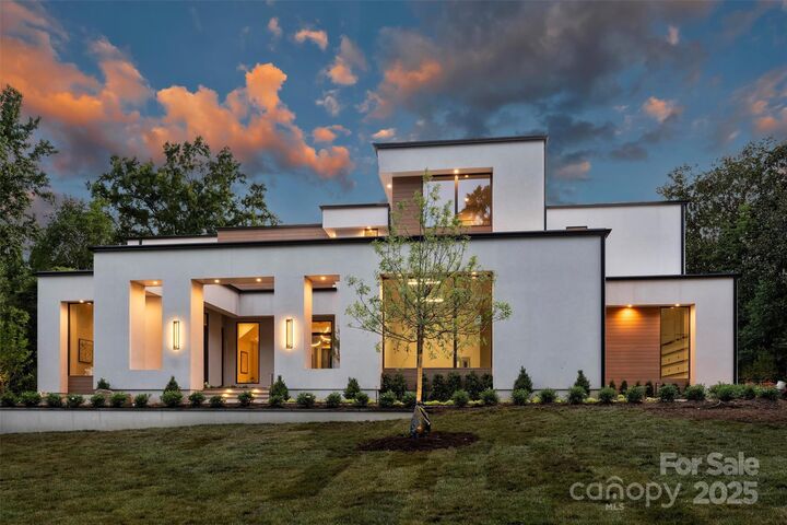 Property Photo: 3630 Foxcroft Road NC 28211