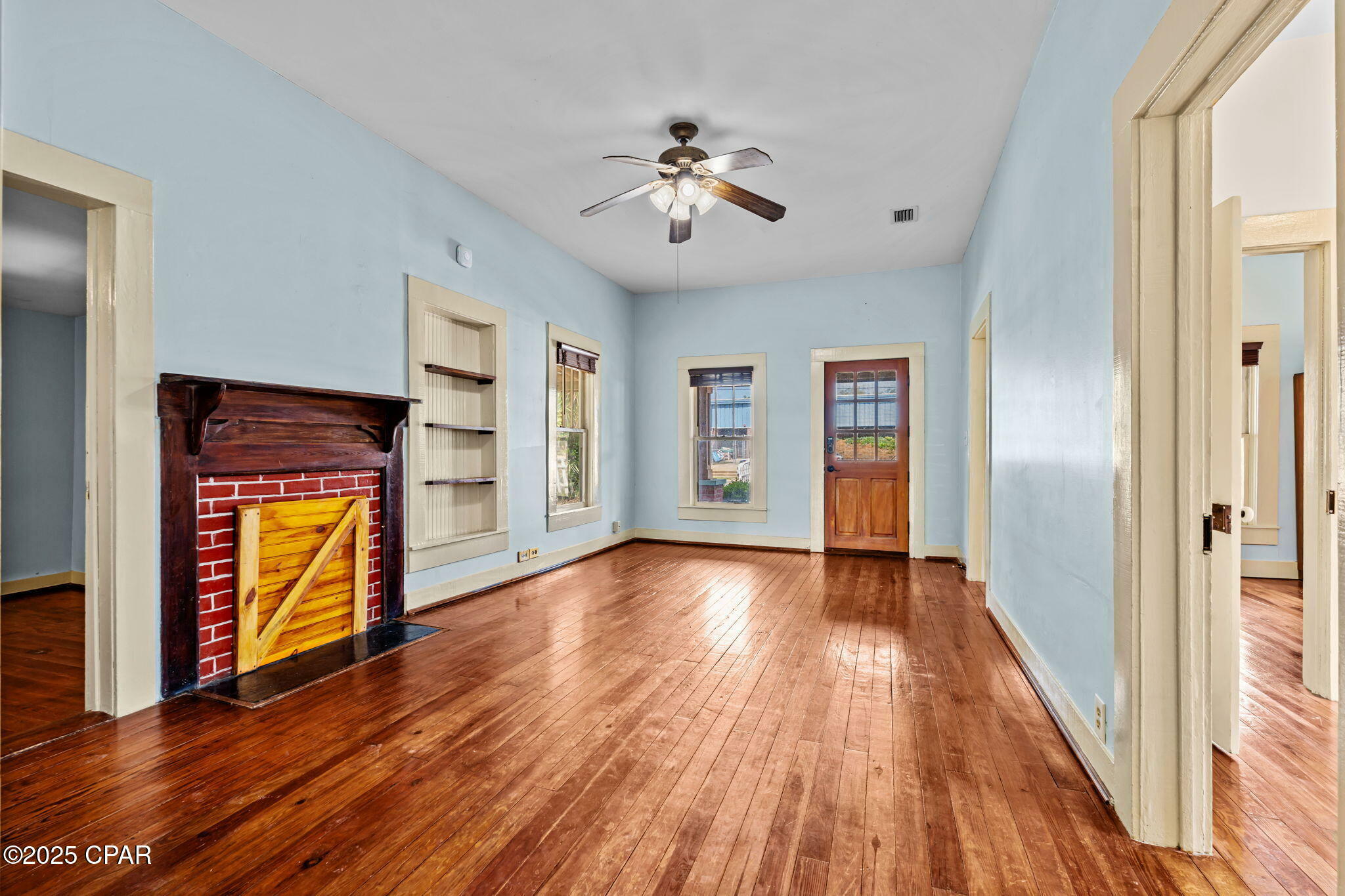 Property Photo: 208 N East Avenue FL 32401