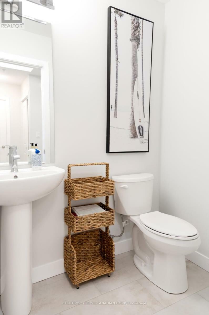 Property Photo:  100 The Promenade 403  ON N5L 0B7 