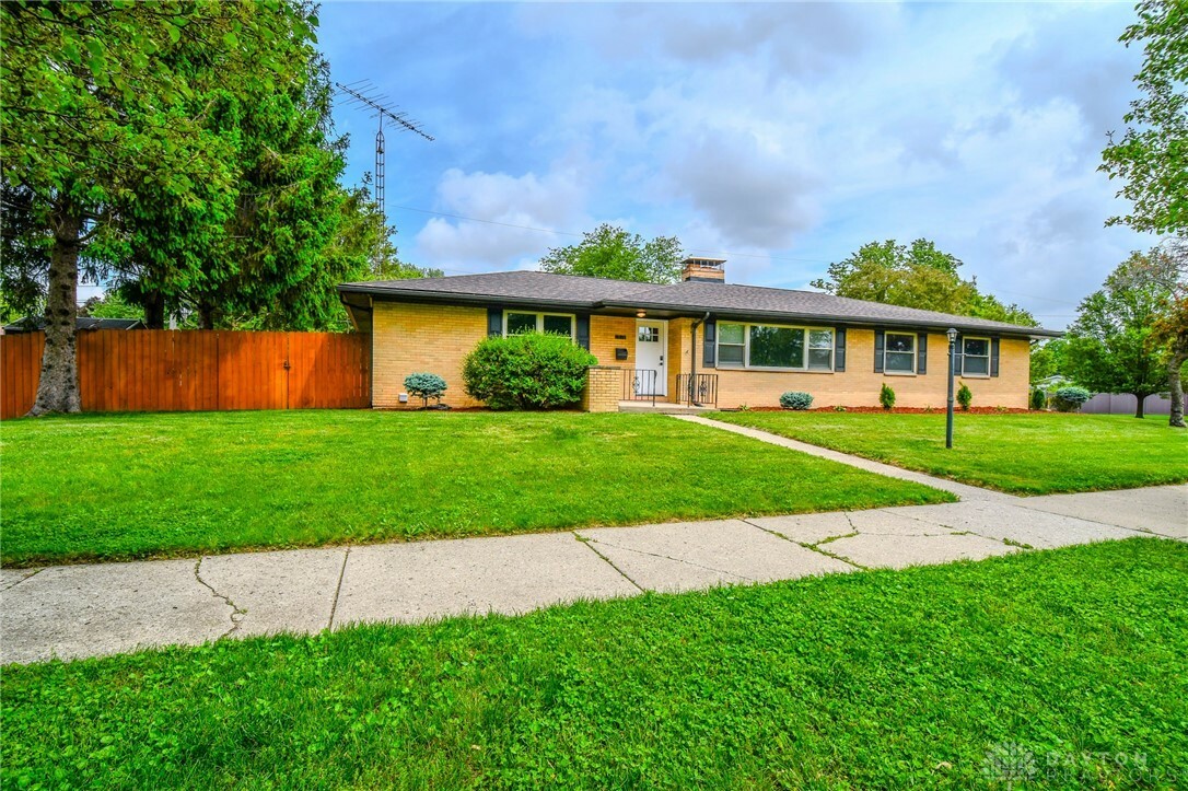 Property Photo: 1519 Surrey Road OH 45373