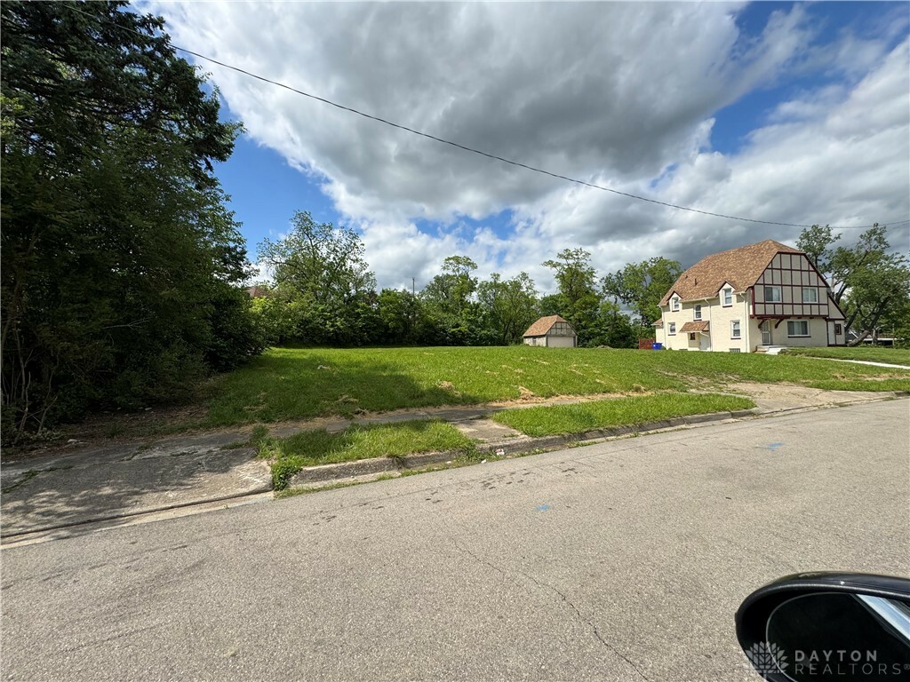 Property Photo:  1909 - 1913 Ravenwood Avenue  OH 45406 
