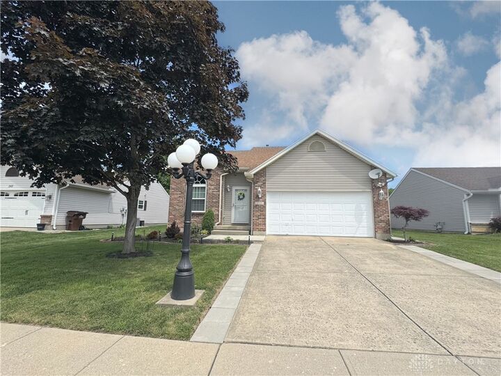 232 Choctaw Circle  Franklin OH 45005 photo