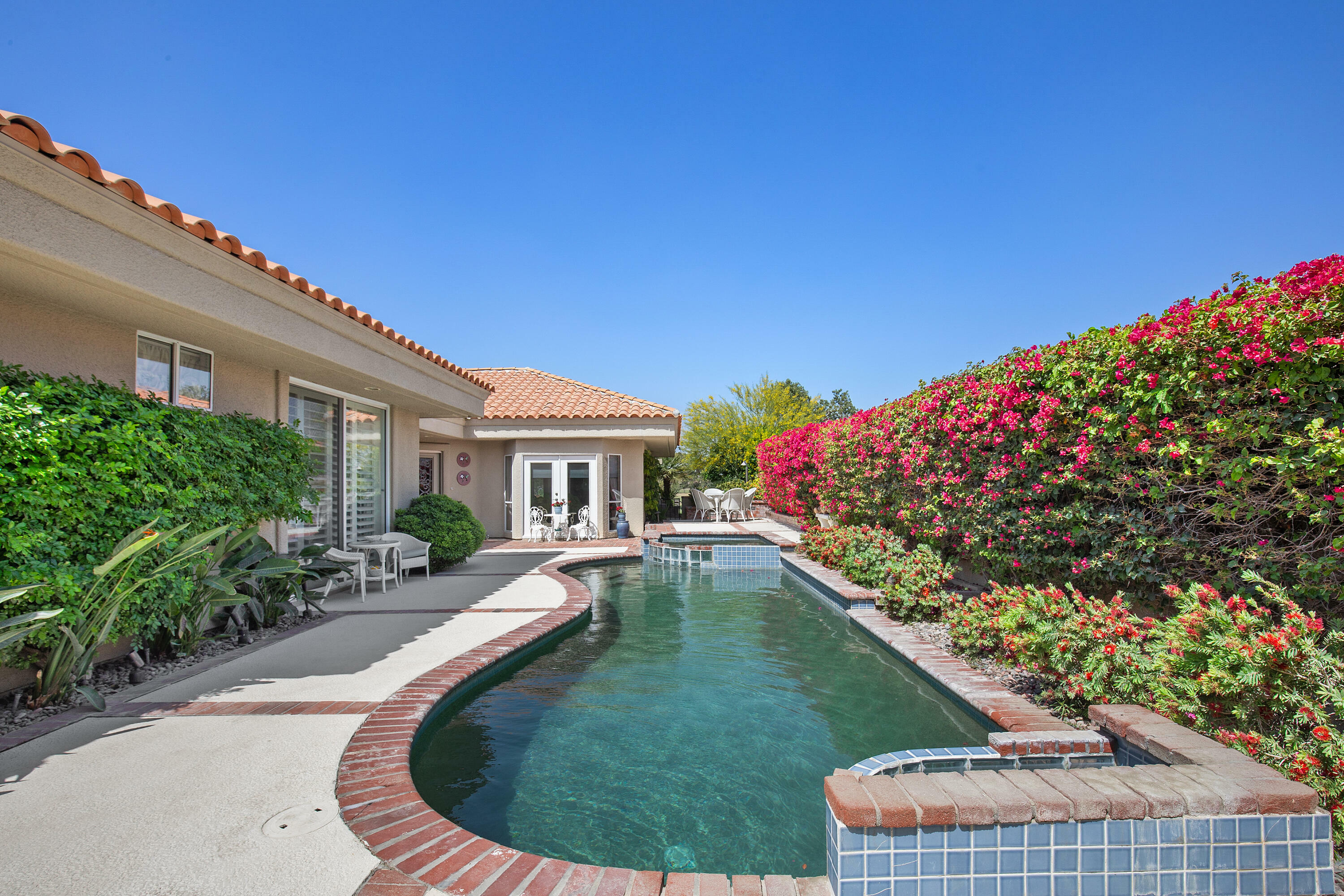 Property Photo: 32 Colonial Drive CA 92270