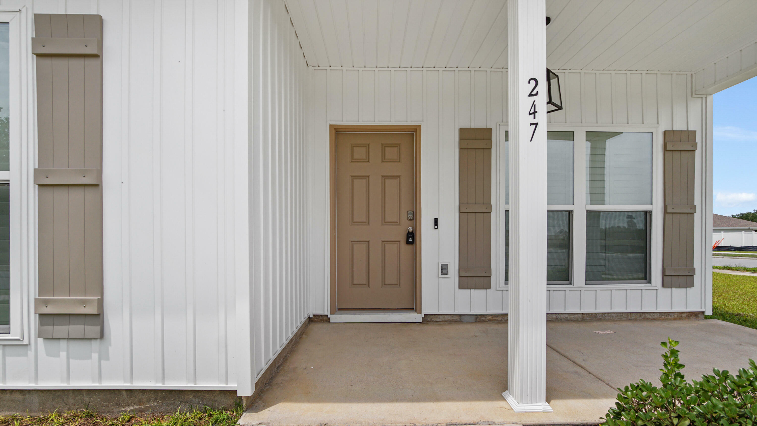 Property Photo: 247 Stagerbush Street FL 32439