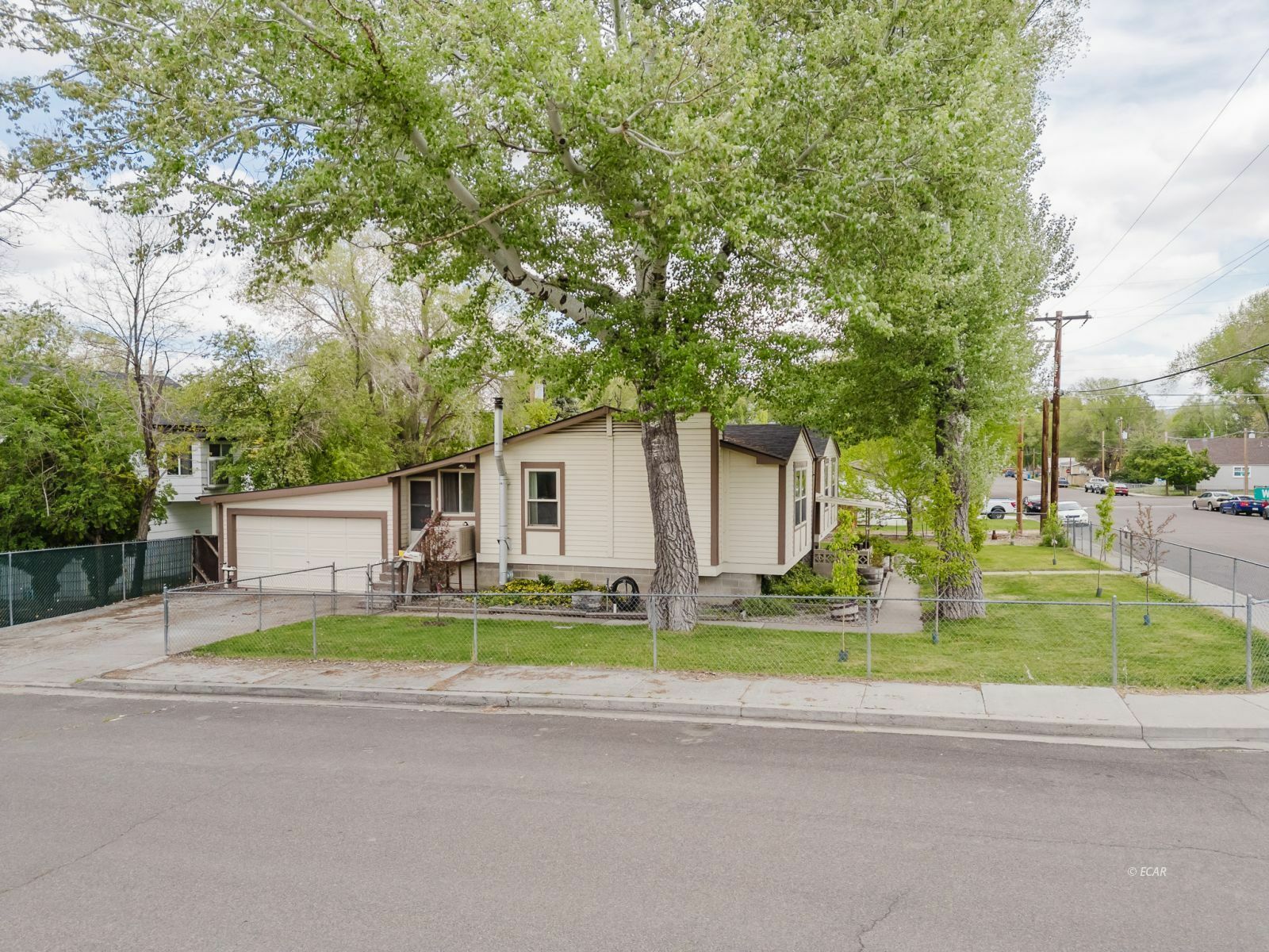 Property Photo: 1476 4th Street NV 89801