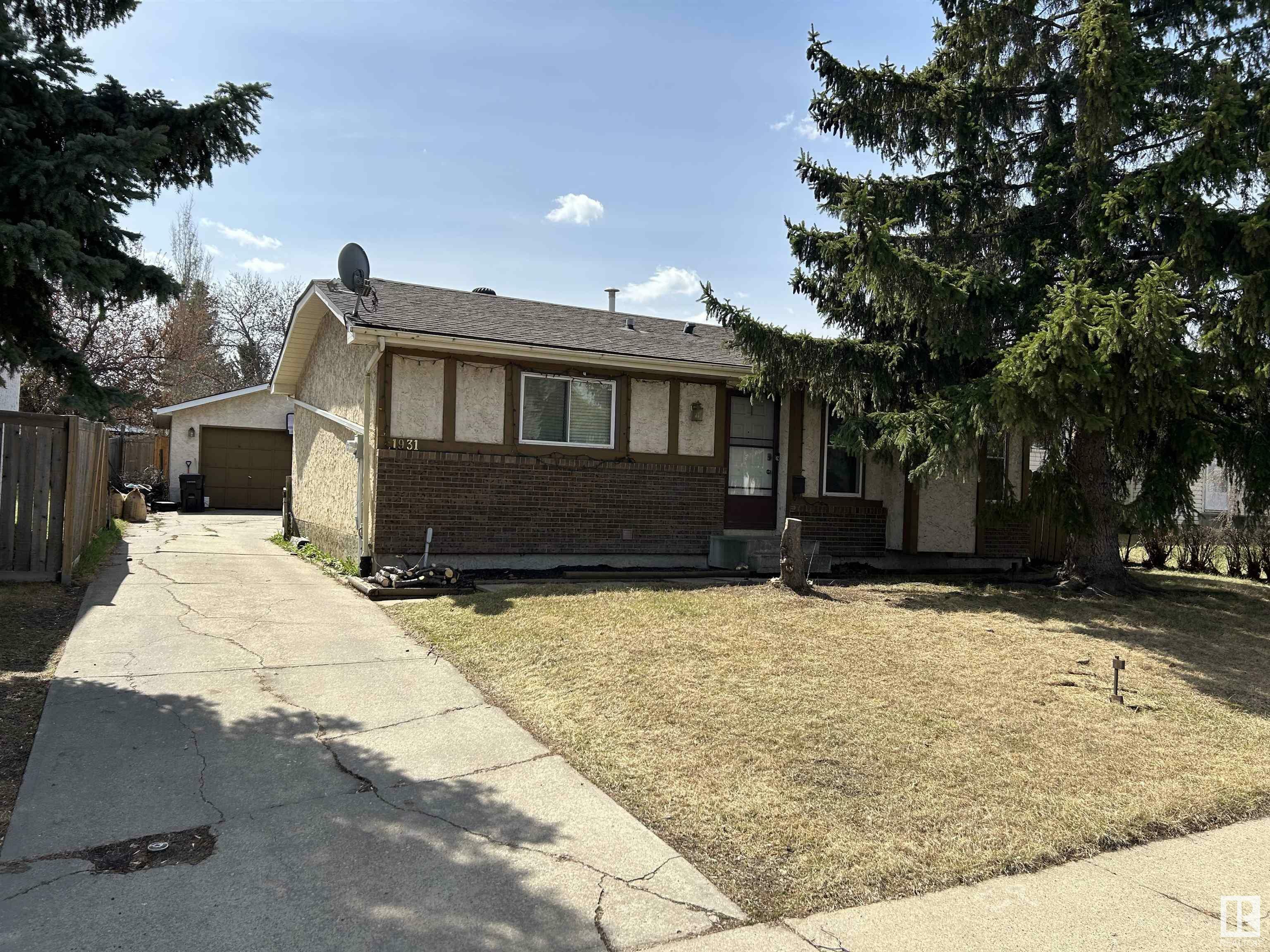 1931 145A Avenue NW  Edmonton AB T5Y 1S9 photo