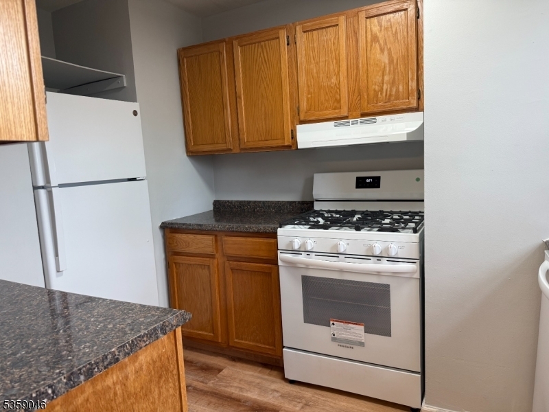 Property Photo: 160 Gordonhurst J21 NJ 07043