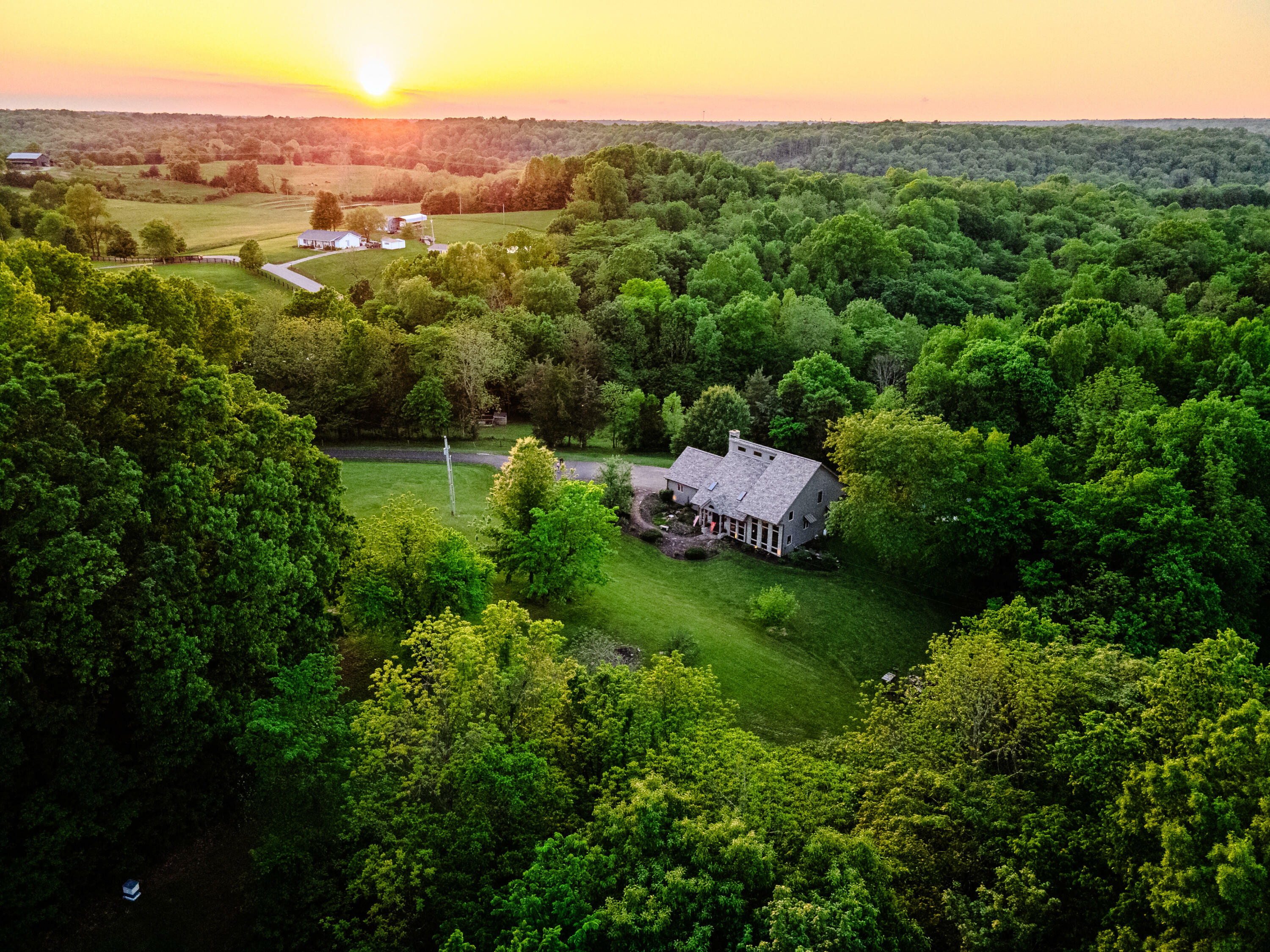 Property Photo: 285 Botkins Lane KY 40601