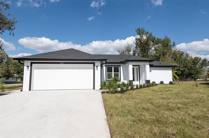 Property Photo: 1452 NE Lee Drive FL 34266