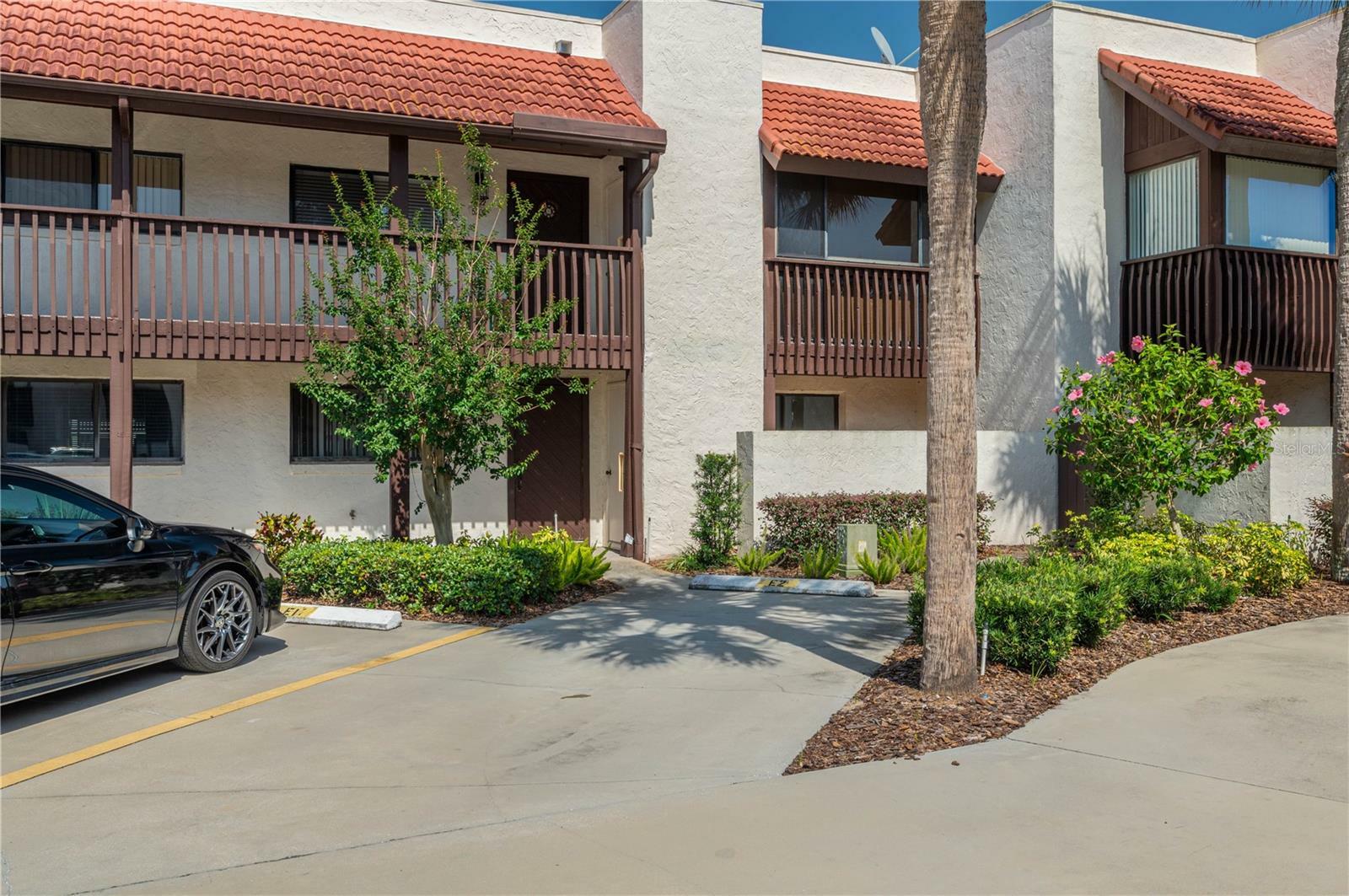 Property Photo: 5102 Village Court E-2 FL 33898