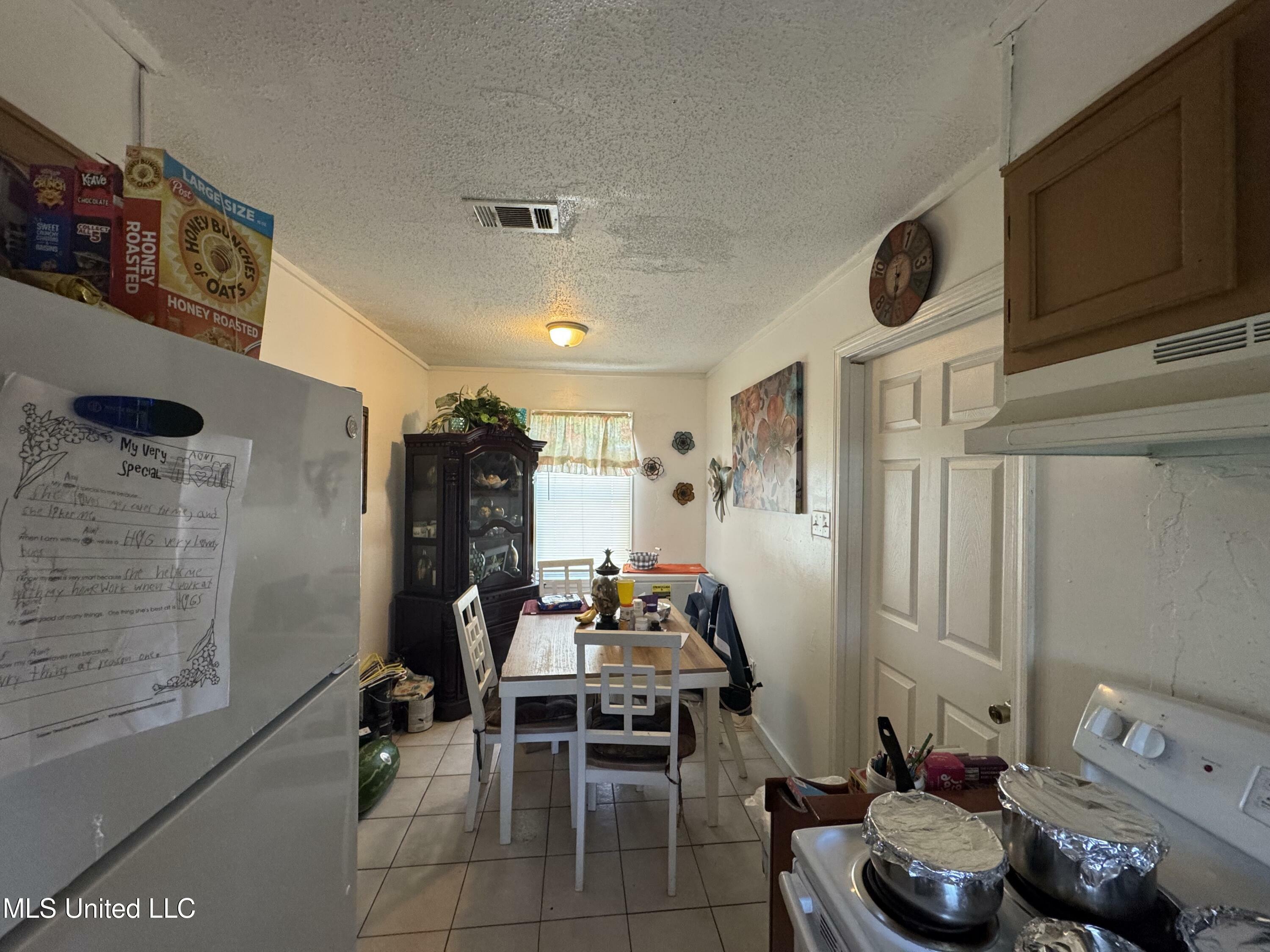 Property Photo: 2730 E Angela Circle MS 39503