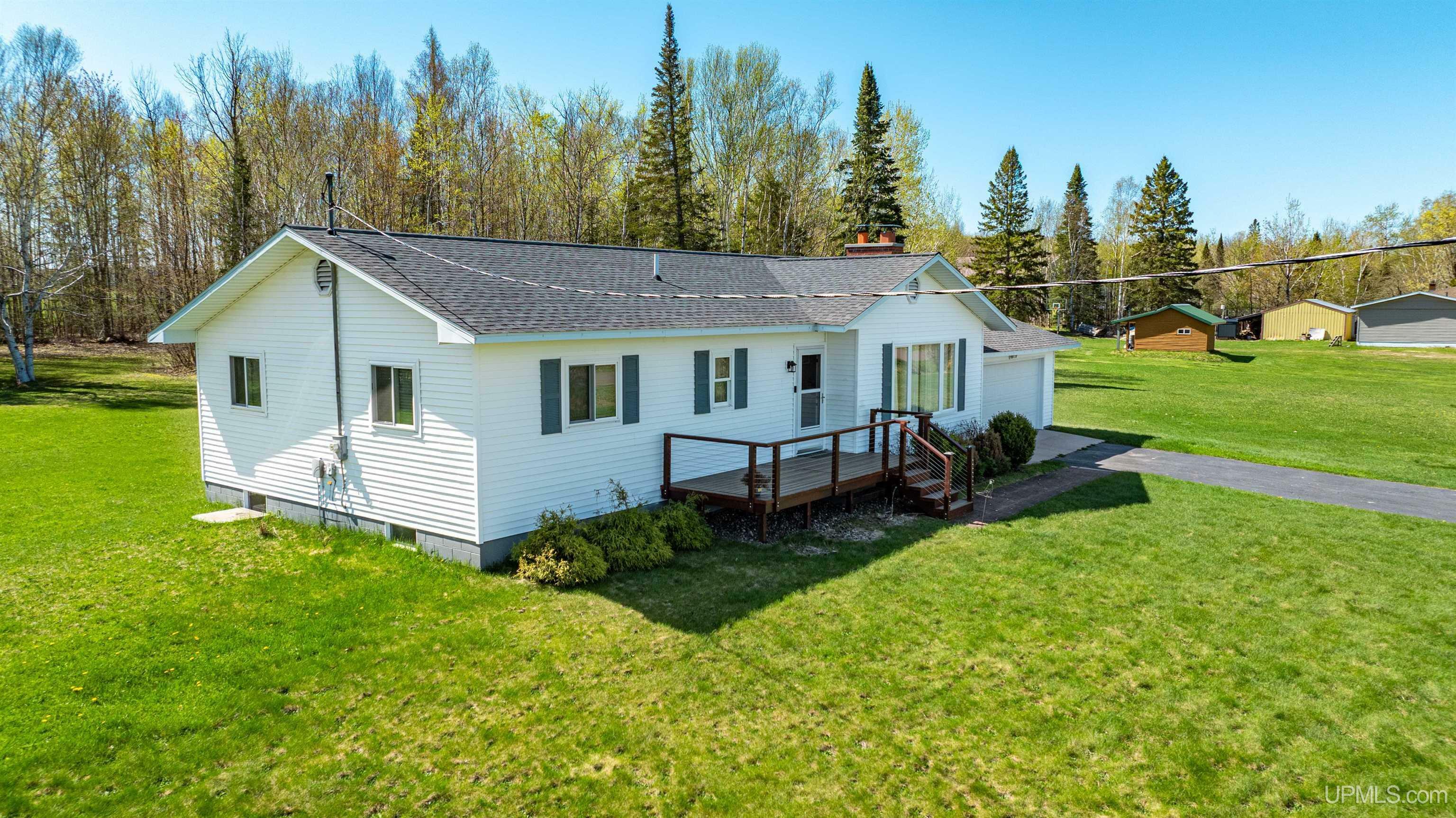 Property Photo:  41085 N Entry Road  MI 49916 
