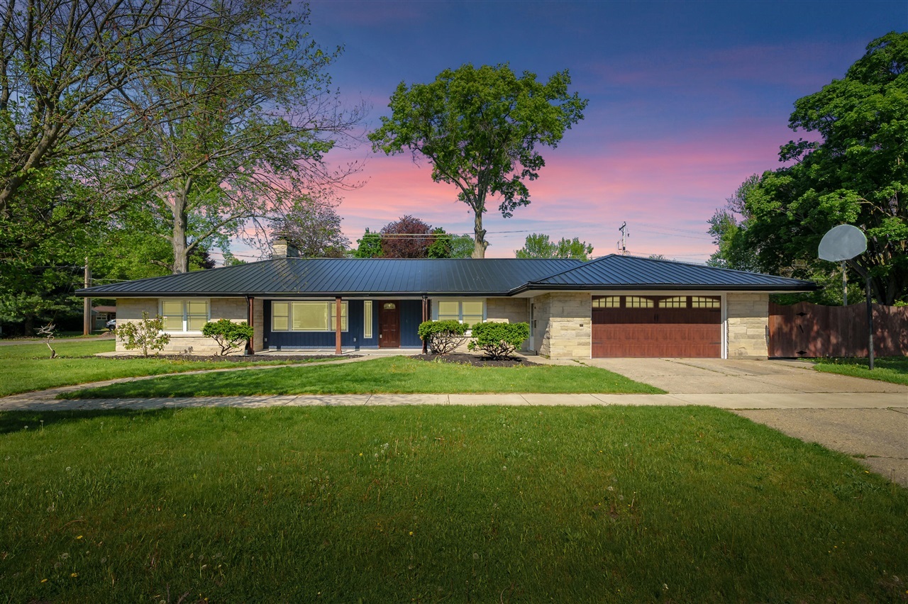 900 Elm Street  Three Rivers MI 49093 photo