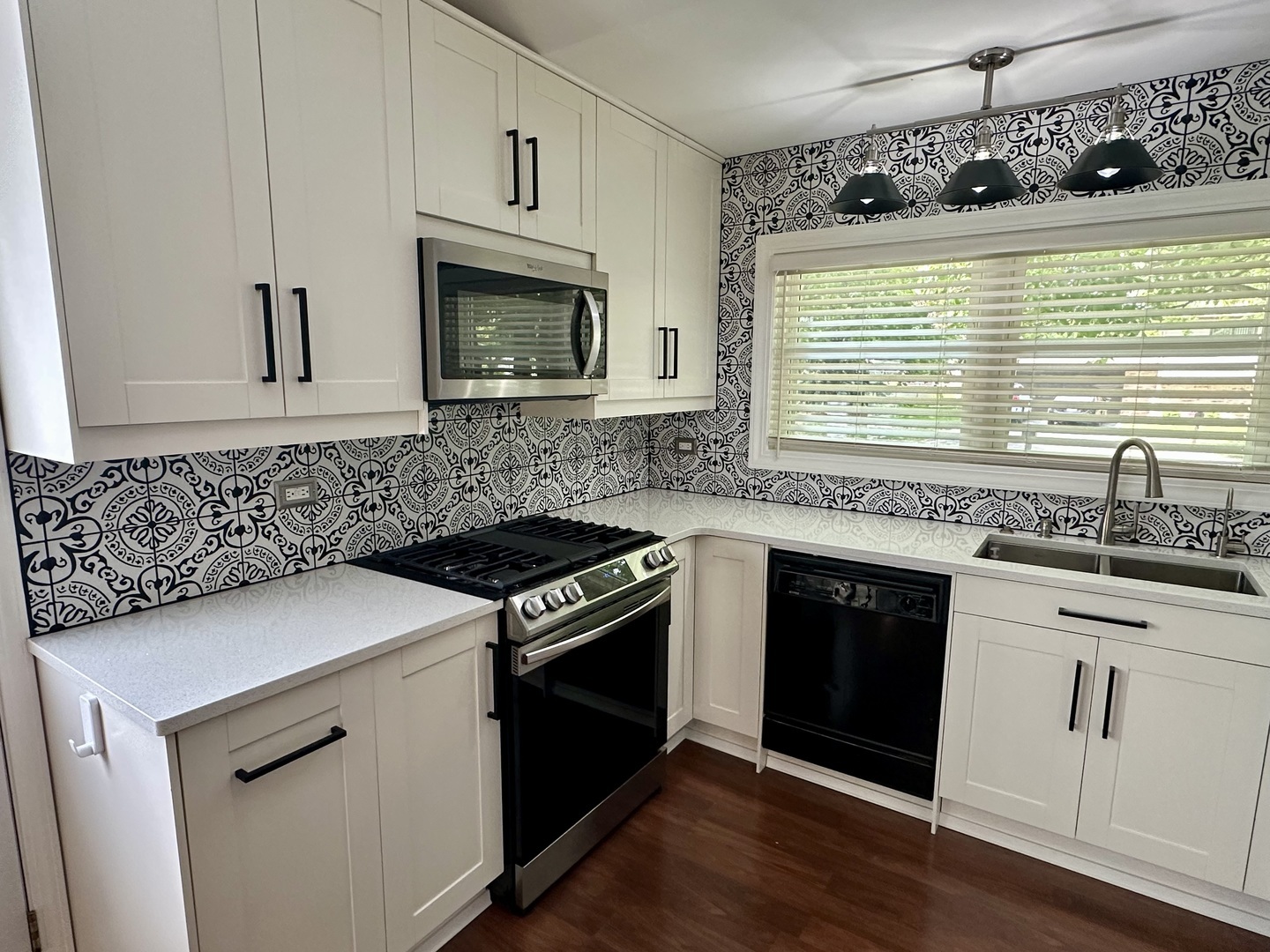 Property Photo: 13005 S Blossom Drive IL 60803