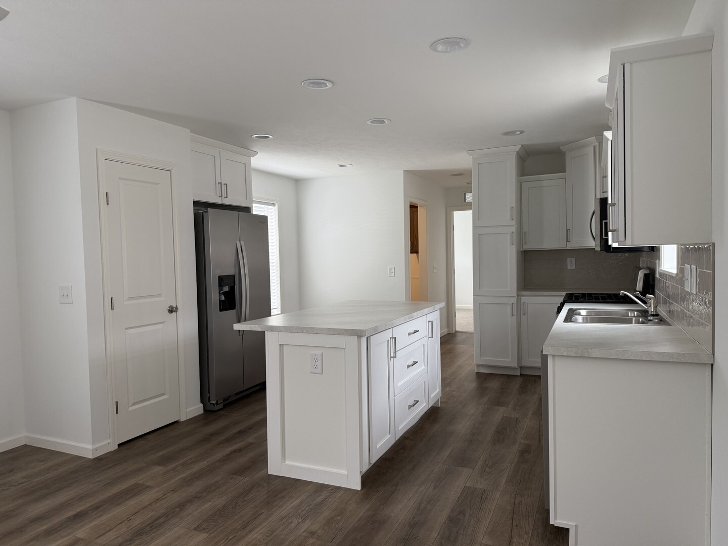 Property Photo: 2705 St Vincent Avenue 23A IL 61301