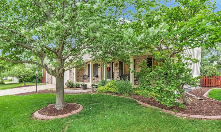 Property Photo: 3408 Mill Creek Court IL 61822