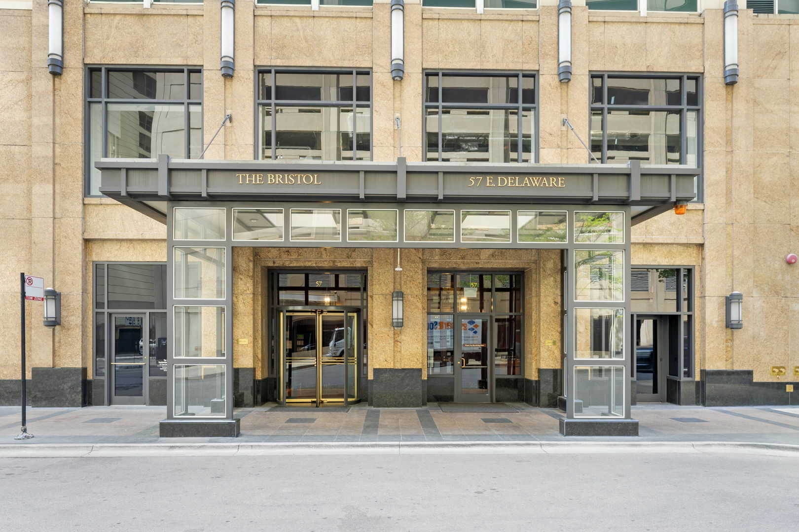 Property Photo: 57 E Delaware Place 1604 IL 60611