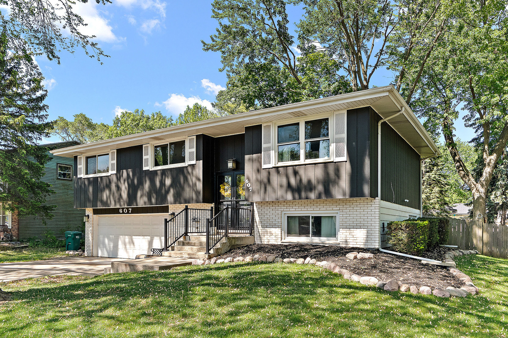 607 Shorewood Drive  Shorewood IL 60404 photo