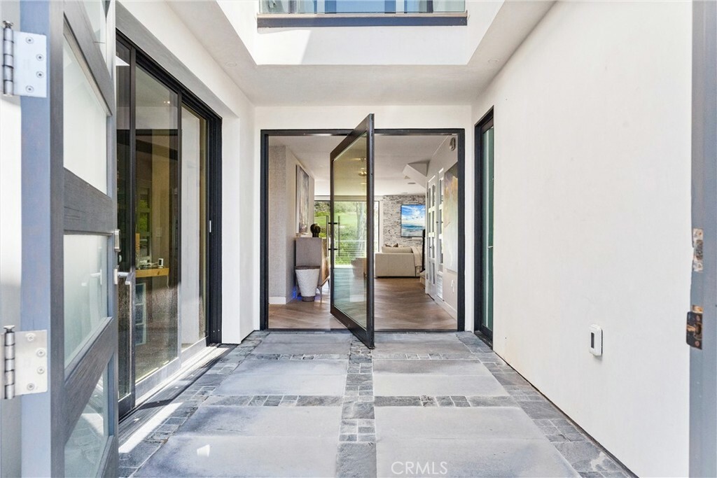 Property Photo: 552 Seaward Rd CA 92625