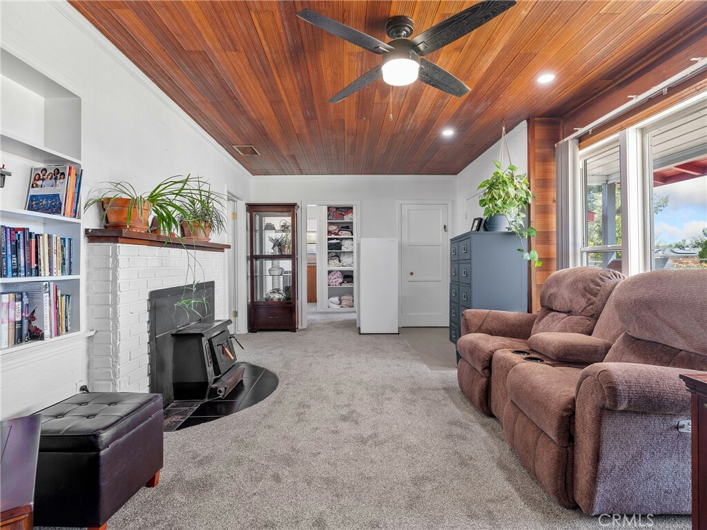 Property Photo: 14060 Osage Road CA 92307