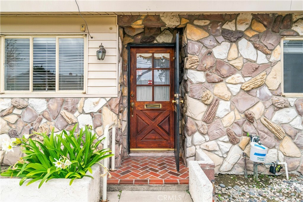 Property Photo:  13401 Cypress Street  CA 92843 