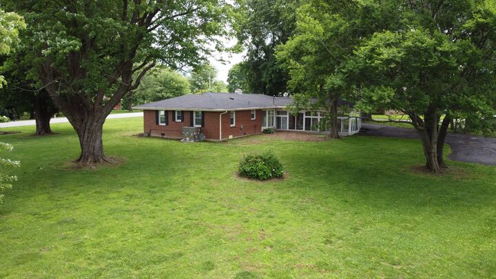 Property Photo:  1305 Ellington Dr  TN 37083 