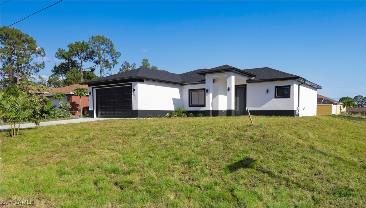 Property Photo: 2933 20th Street SW FL 33976