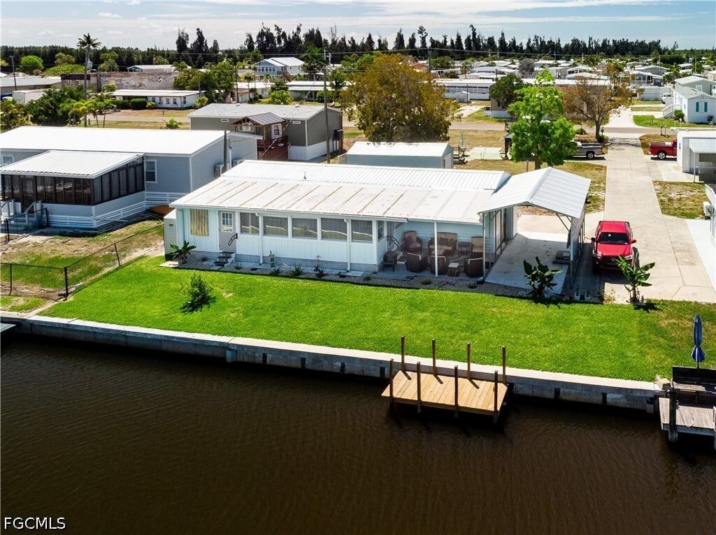 Property Photo:  5012 Sandpiper Drive  FL 33956 