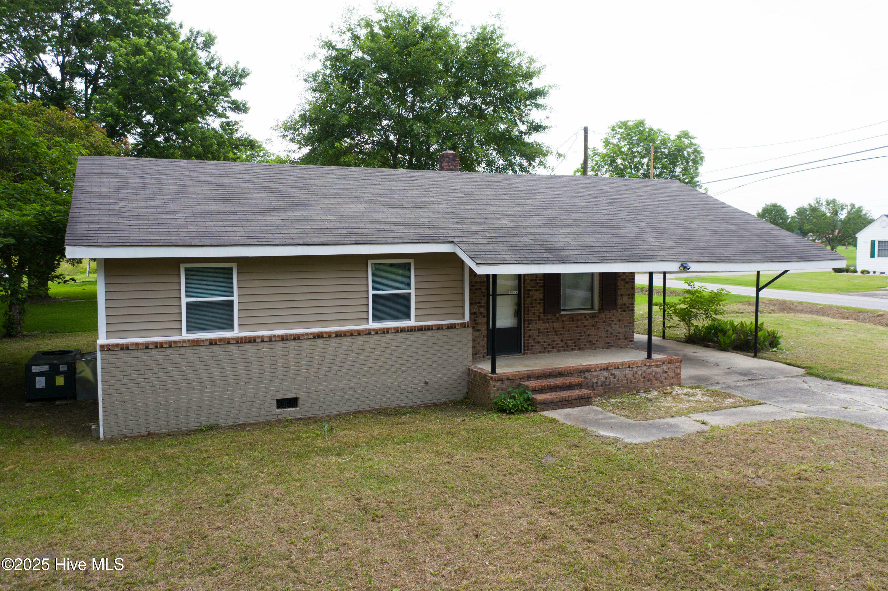 Property Photo: 411 E Institute Street NC 28431