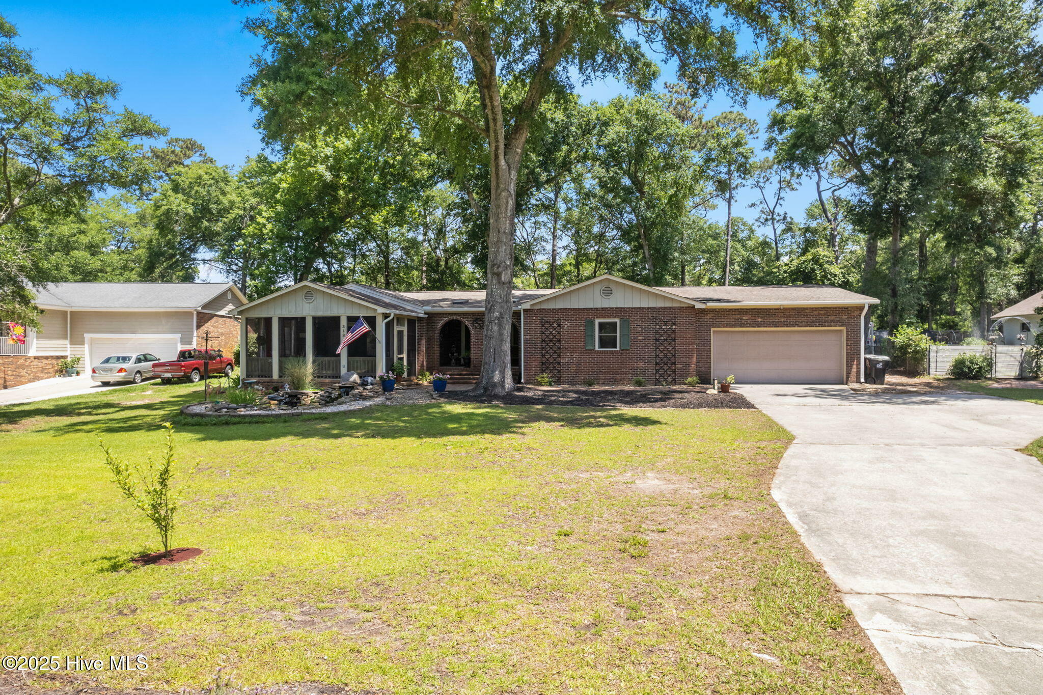 Property Photo: 212 Park Avenue Ext NC 28461