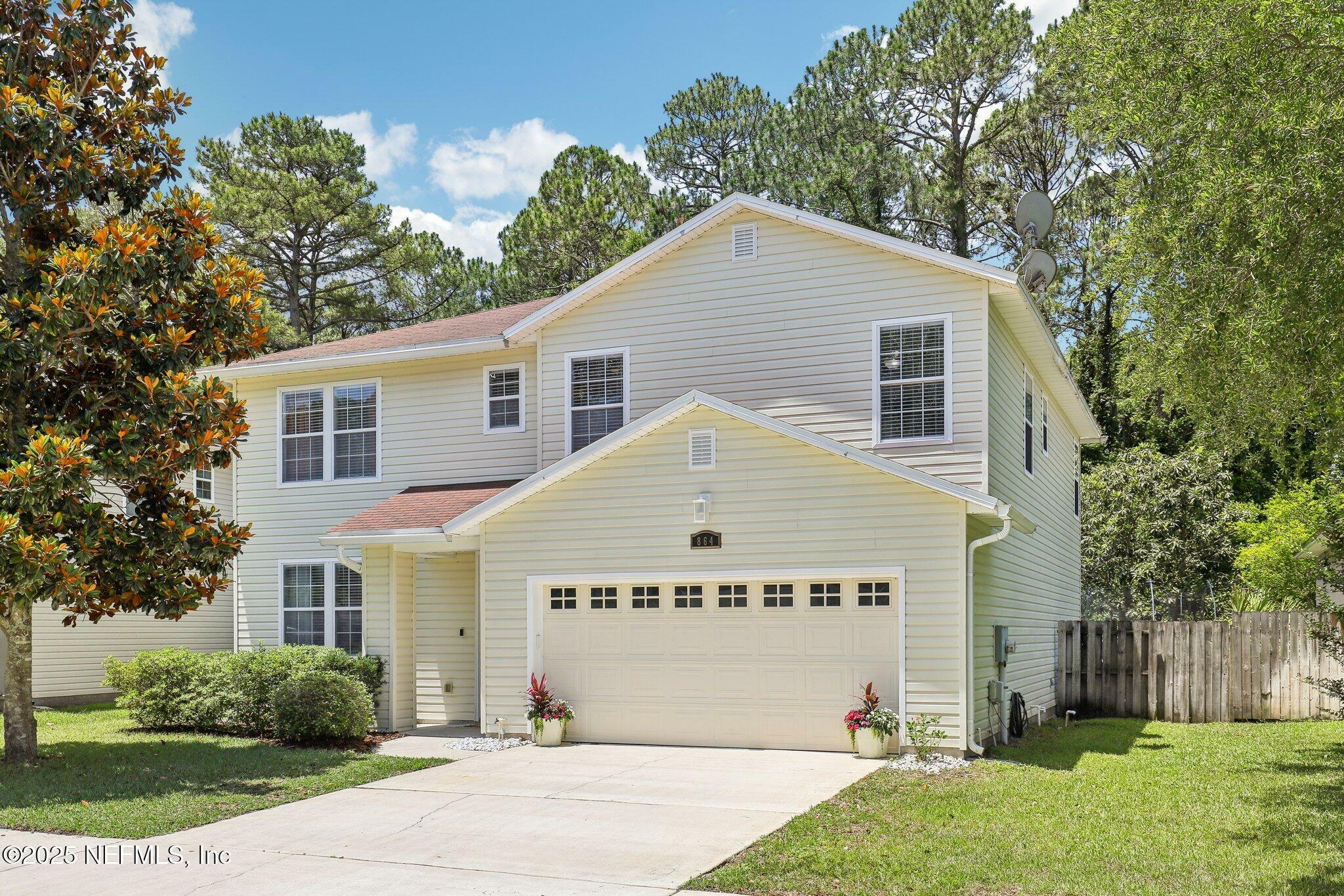 Property Photo: 864 Collinswood Drive W FL 32225