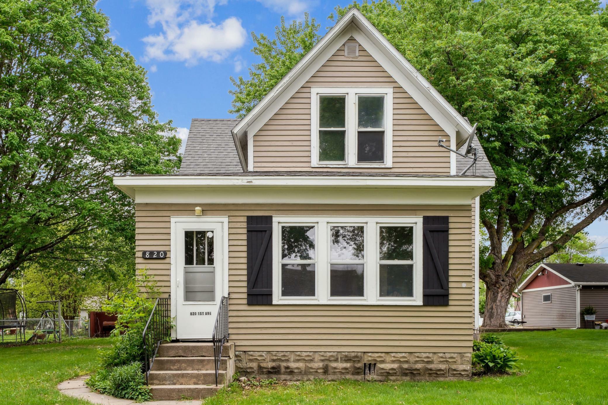 Property Photo: 820 1st Avenue MN 55335