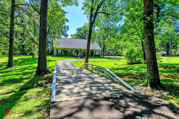 Property Photo:  9855 Holamy Lane  LA 71106