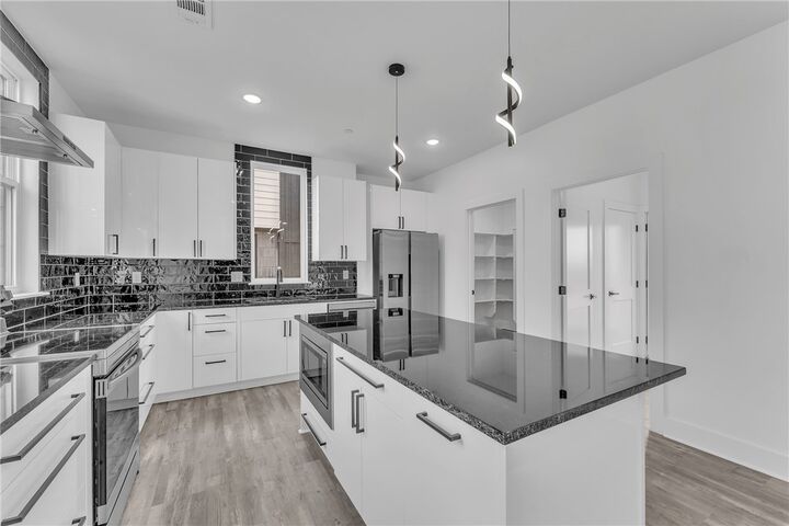 Property Photo:  2604 W Bonnie Lane  AR 72758 