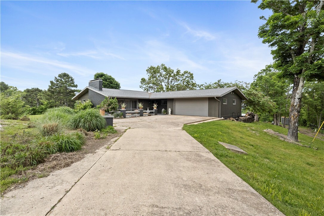 Property Photo: 15361 W Highway 62 AR 72632