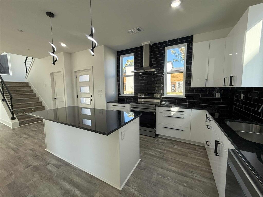 Property Photo:  2600 W Bonnie Lane  AR 72758 