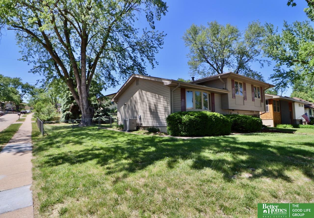 Property Photo: 4306 N 91st Street NE 68134