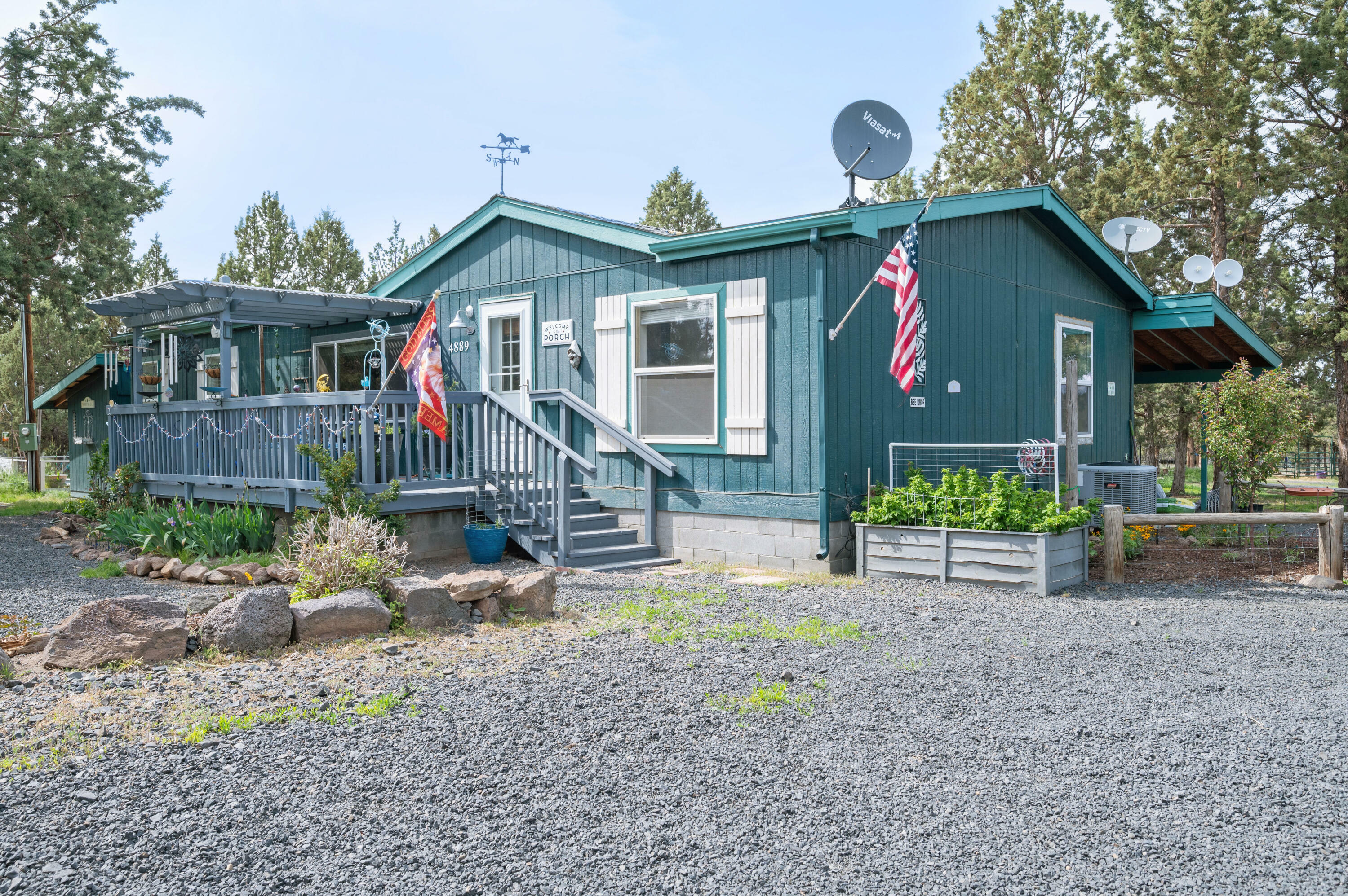 Property Photo: 4889 SE Sioux Loop OR 97754