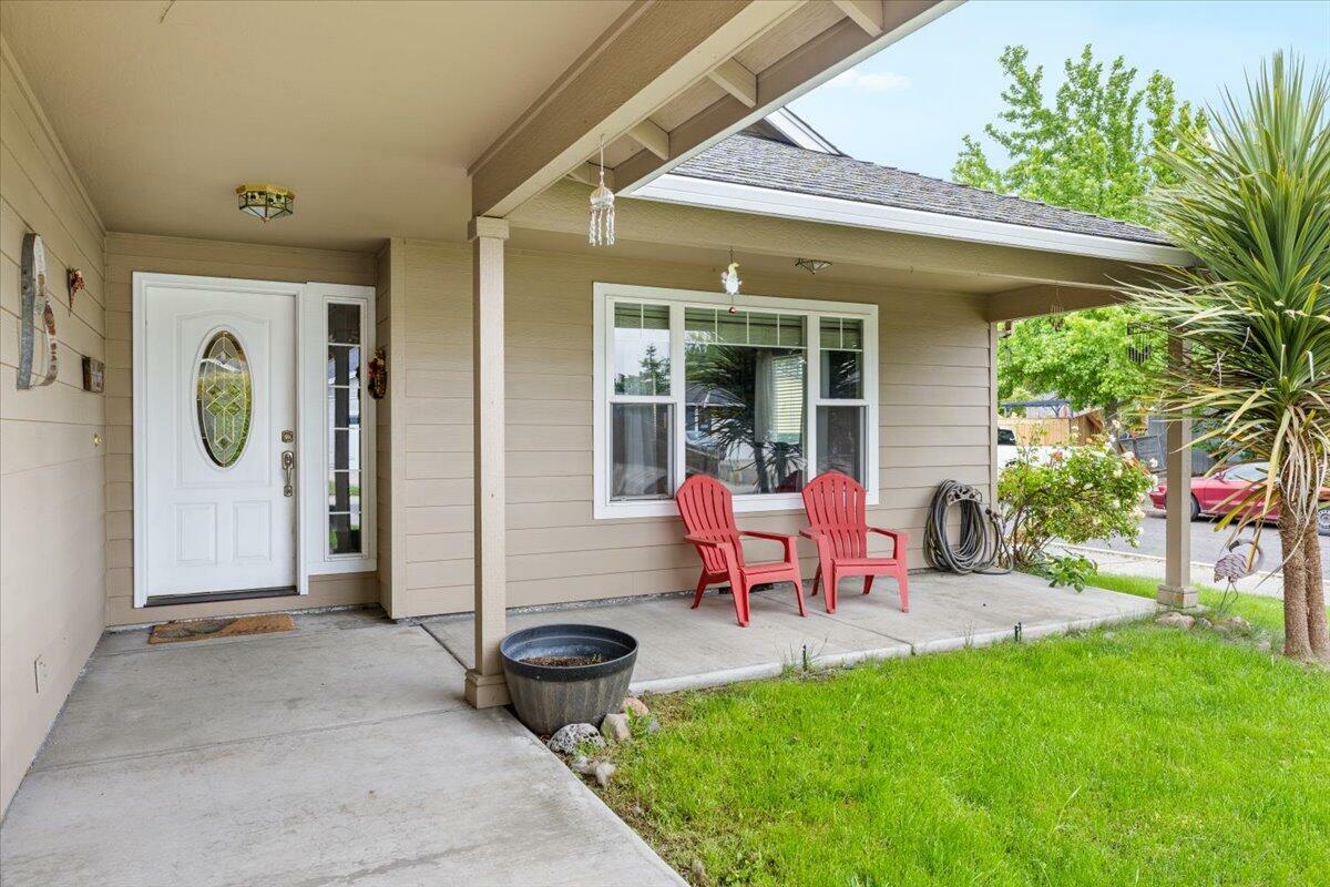 Property Photo: 1070 Shayla Lane OR 97502