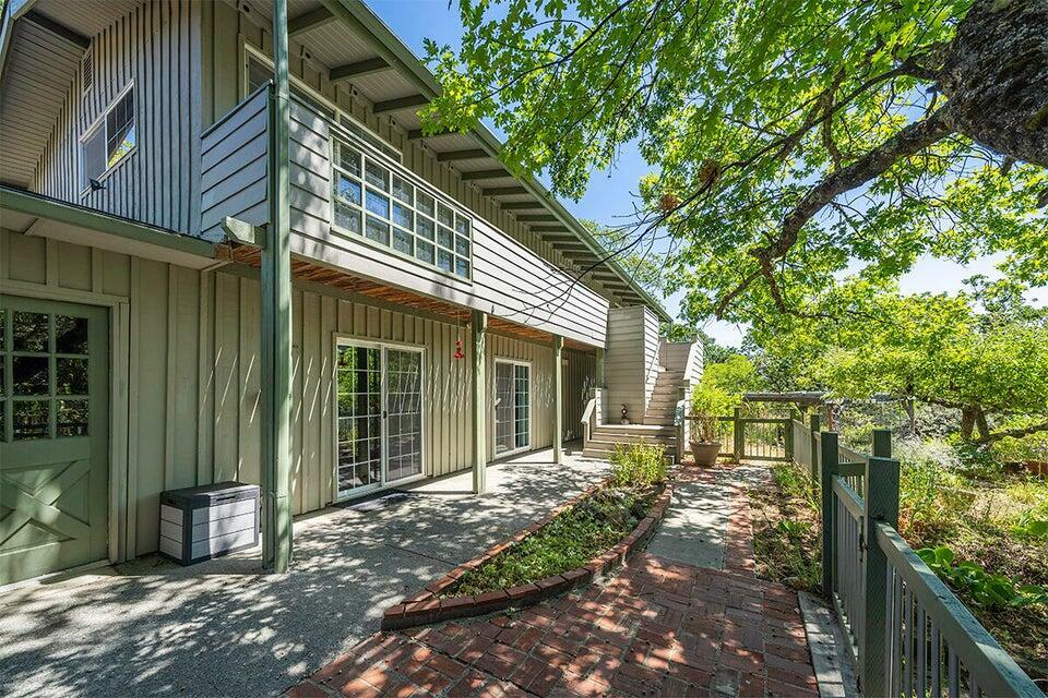 Property Photo: 4356 W Griffin Creek Road OR 97501