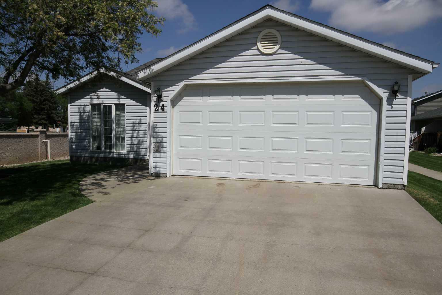 Photo de la propriété: 24 Fairway Village N AB T1G 1G2