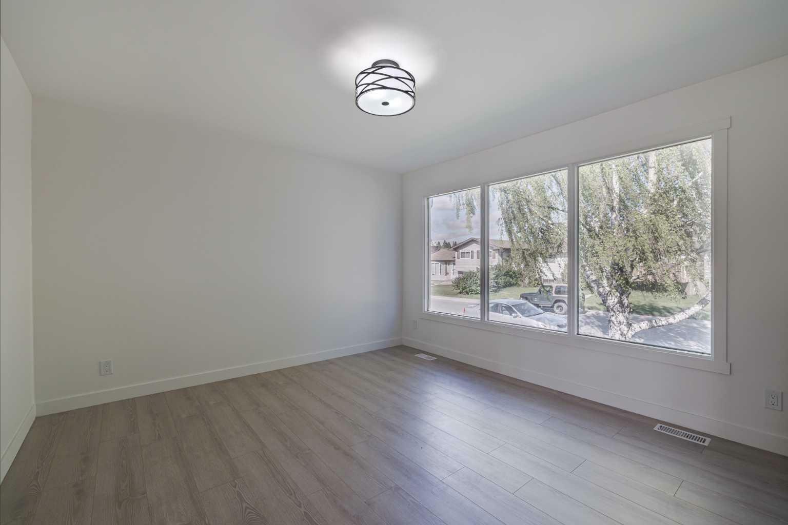 Property Photo: 4775 Rundlewood Drive NE AB T1Y 2S6