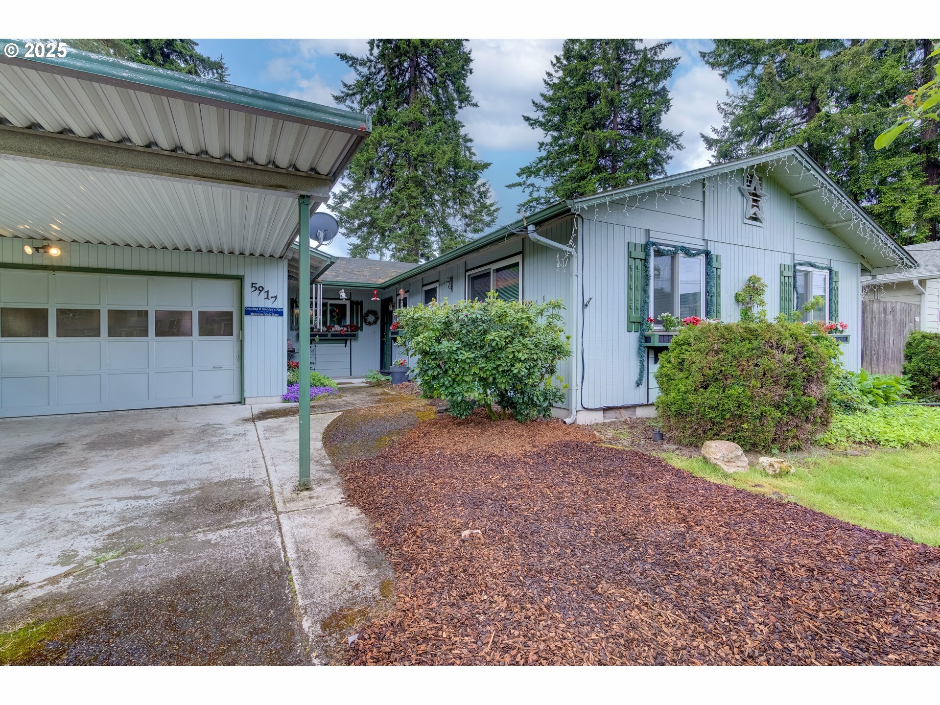 Property Photo: 5917 NE 47th St WA 98661