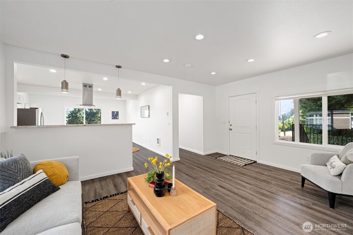 Property Photo:  921  Autumn Lane 205  WA 98229 