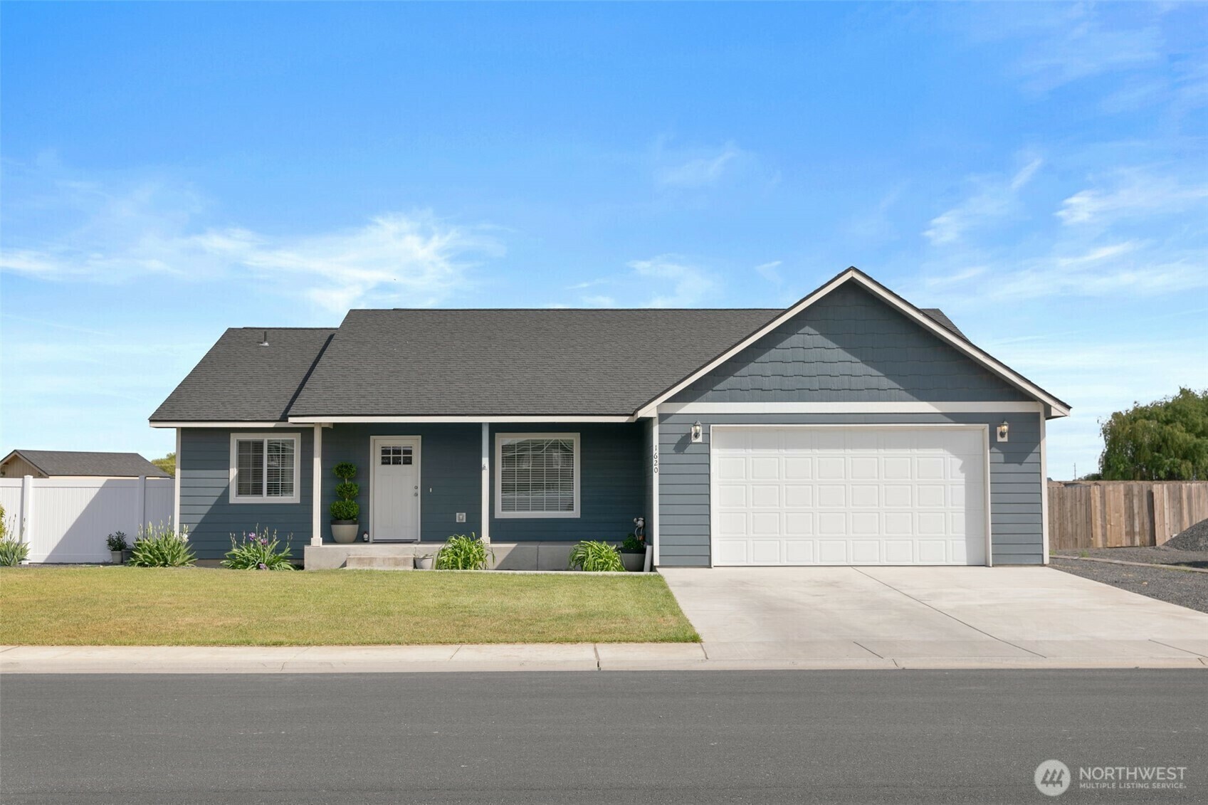 1620  2nd Ave SW  Quincy WA 98848 photo