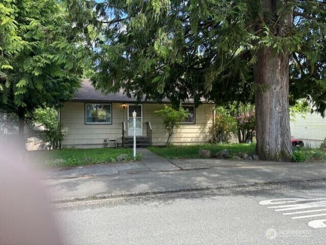 Property Photo: 4711 Seahurst Avenue WA 98203