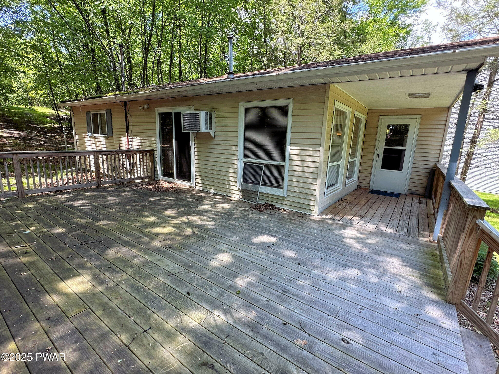 Property Photo: 106 Edgewater Drive PA 18328